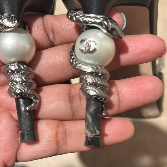 Chanel heels. LIGHTLY USED. - Picture 10 of 10